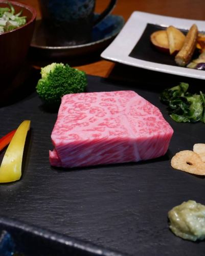 ステーキ青ひげのランチ限定のステーキコース🥩
御予約無しでもご注文いただけます♪

お席の御予約は是非ネットやお電話いただければ、お待たせせずにご案内出来ます😌

ご来店お待ちしております♪

※ステーキ青ひげ※
〒730-0051
広島県広島市中区大手町1丁目7-23 ラフォーレビル 2階 
TEL 
082-244-6611

営業時間 
ディナー17:00～22:00　ランチ11:00～15:00 
ラストオーダー 
ディナー21:00　ランチ14:00 
定休日 
水曜日(12月除く) 

#青ひげ#ビーフ青ひげ#ビーフ青ひげそごう広島店#ステーキ青ひげ#青ひげ本店#焼肉青ひげ#広島牛焼肉青ひげ#広島牛焼肉#広島牛#ステーキ#ギフト#お弁当#お惣菜#お歳暮#肉が好きな人と繋がりたい#ハンバーグ#地産地消 #ギフト#熊野町#ヒレステーキ#こうね#忘年会#新年会#広島グルメ#広島おすすめレストラン#広島肉#大手町#大手町ランチ#大手町ディナー#大手町グルメ#和牛