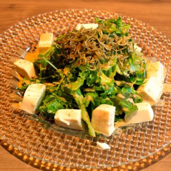 カリカリ音戸ちりめんと豆腐のサラダ