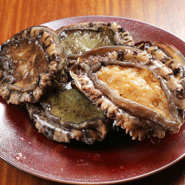 広島牛ステーキと一緒に瀬戸内産の海鮮も…