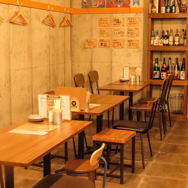 ゆったりと食事を楽しめるテーブル席をご用意しています◎人数に合わせてレイアウトを調整できるので、少人数での普段使いから、グループ利用まで幅広く対応可能です♪気心の知れた仲間との飲み会はもちろん、忘年会などの各種宴会利用にもぴったり◎美味しい馬肉料理を囲んで、ワイワイ賑やかに盛り上がりましょう♪