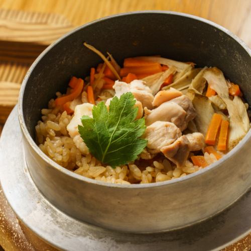 【当店の三大名物 】釜飯