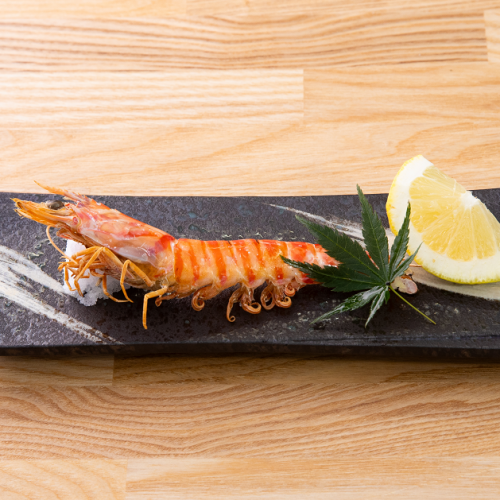 Grilled live tiger prawns from Amakusa