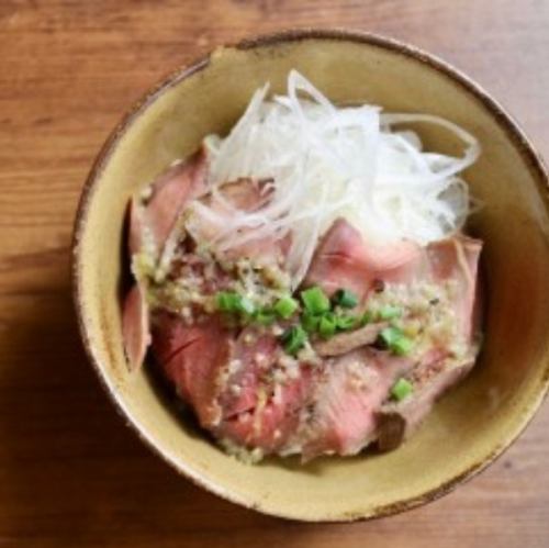 쇠고기 타타키 아오시오 덮밥
