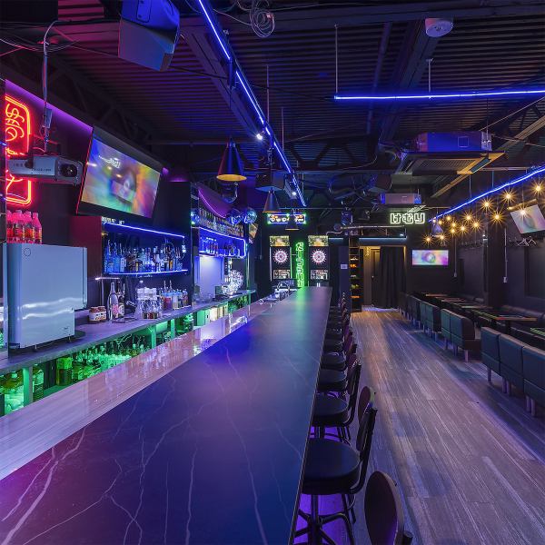 オシャレな店内で楽しむ♪各種パーティー使いにぴったり！みんなで楽しくワイワイできるコンテンツをご用意しています☆ボードゲームやカラオケなど無料で利用可能◎楽しい夜を当店でお過ごしください♪