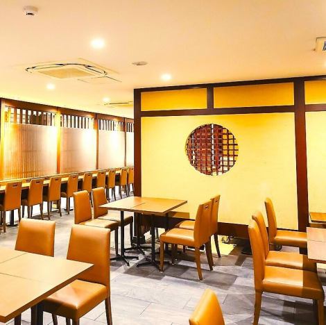 ■完全予約制ディナーコース■デート、誕生日、記念日でぜひご利用ください。当店で大切な人との記念日をお祝いするのはいかがでしょうか。大切な方とのお食事やおもてなしのお時間をお楽しみください。テーブル席と片側ソファー席がございます。
