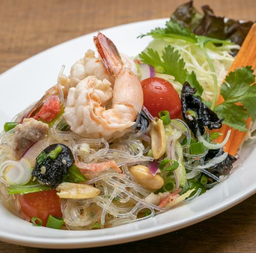 vermicelli and seafood salad