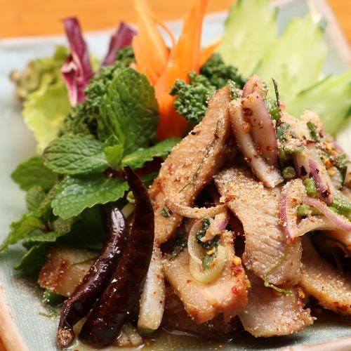 Roasted Pork and Herb Spicy Salad