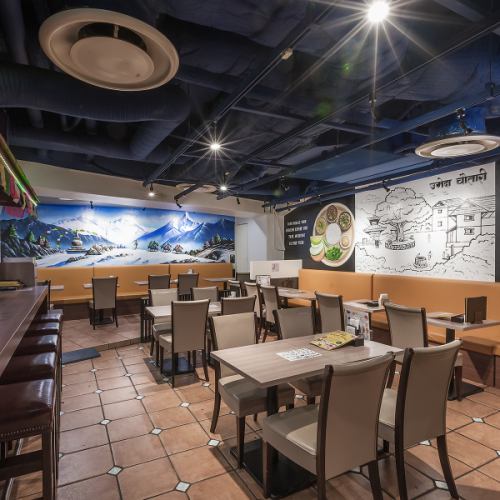 インドの雰囲気が漂う店内