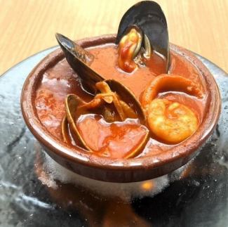 海老、イカ、アサリ炎のうまうまチリソース煮