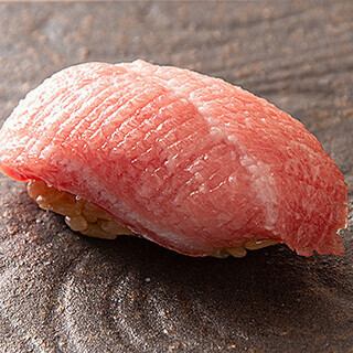 旬の食材を使用したおまかせコース