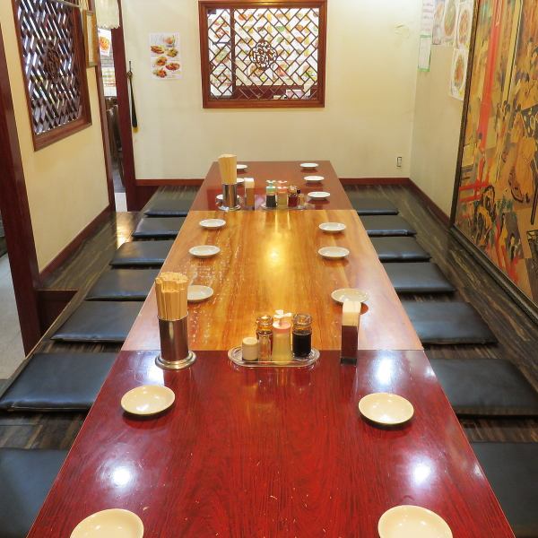我們準備可供一個人使用的桌椅♪您可以在平靜的氛圍中品嚐正宗的中國菜。另外，我們午餐時間開放，所以你可以日夜使用♪