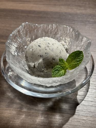 sesame ice cream