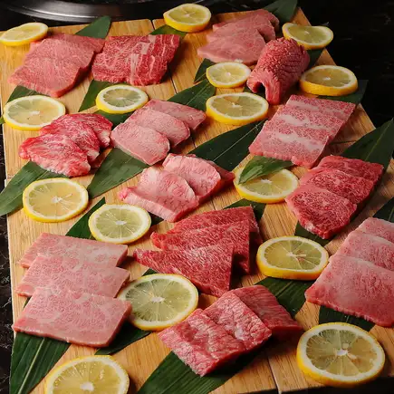 [Specially Selected Kuroge Wagyu Beef Yakiniku All-You-Can-Eat Course] (A5) Premium Skirt Steak, Specially Selected Sirloin, and more / 65 dishes total, 8,250 yen (tax included)