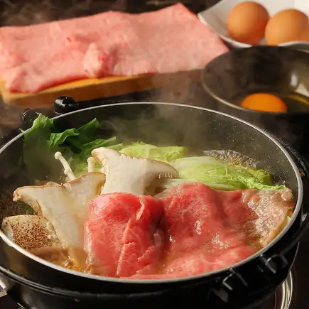 [All-you-can-eat special black wagyu beef sukiyaki course] <A5> special loin, special top sirloin, etc. / 54 dishes total 8,250 yen (tax included)