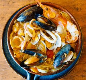 魚介てんこ盛り　焼き鍋　スープペペロンチーノ