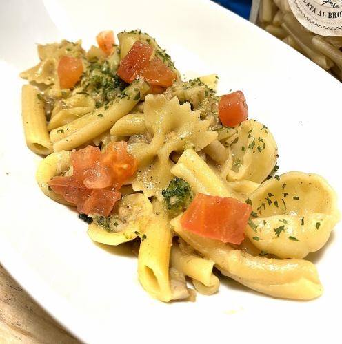 Evita's new specialty! Short pasta with your choice of 5 sauces. Quantities are limited, so try it while you can!