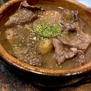 Black Wagyu beef tendon stewed in miso and red wine