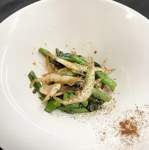 富山県産　白エビと菜の花のガーリックバター焼き