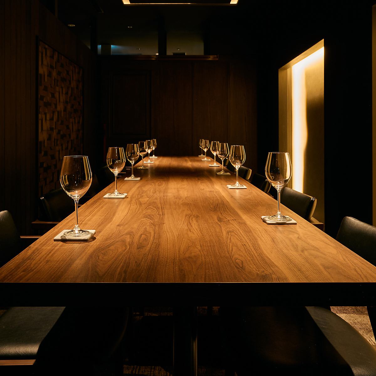 Directly connected to Yokohama Station.The private room can accommodate up to 12 people.