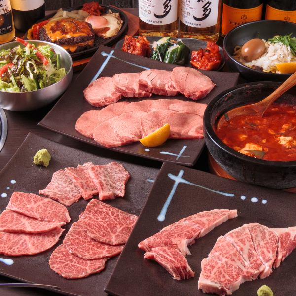 推薦給第一次吃的人◎肉套餐/8道菜品2小時無限暢飲5,000日元（含稅） 裡面裝滿了我們推薦的肉！