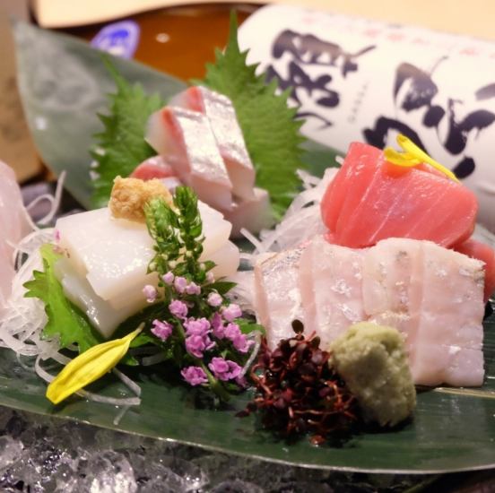 An izakaya where you can enjoy seasonal Hokuriku fresh fish.Fresh ingredients unique to this time!
