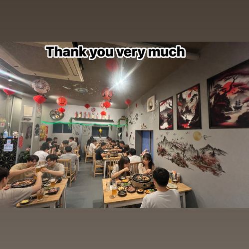 落ち着けるテーブル席