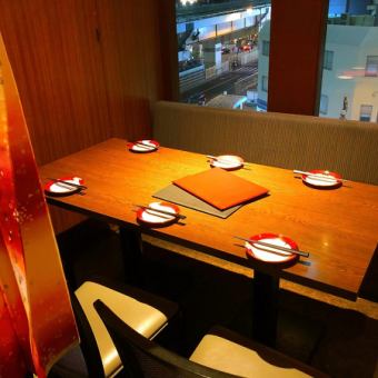 所有座位都是包房!! got松，沙发，餐桌座位以及各种包房都可以♪
