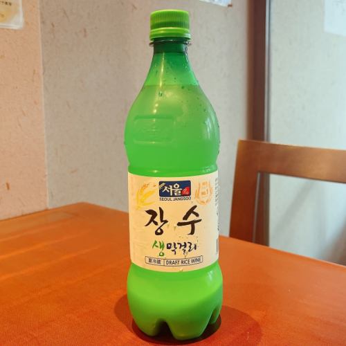 本日より生マッコリが韓国No.1の「チャンス生マッコリ」に変わりました！
安定の美味しさと生マッコリ独特の爽やかな微炭酸が特徴です。
「長寿」と書いてチャンスという、絶妙な響きもまた一興ですね♪
#生マッコリ #生マッコリが飲めるお店 
#チャンスマッコリ #ソウル長寿生マッコリ 
#장수생막걸리