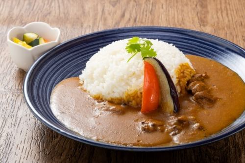 There are many delicious dishes made with lamb meat!