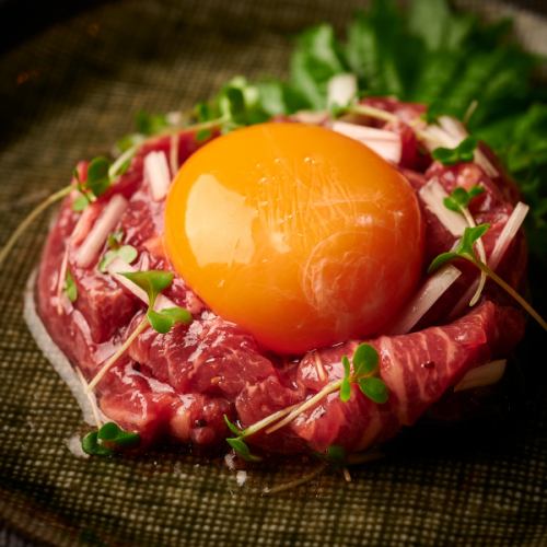 Horse meat yukhoe with sesame and salt