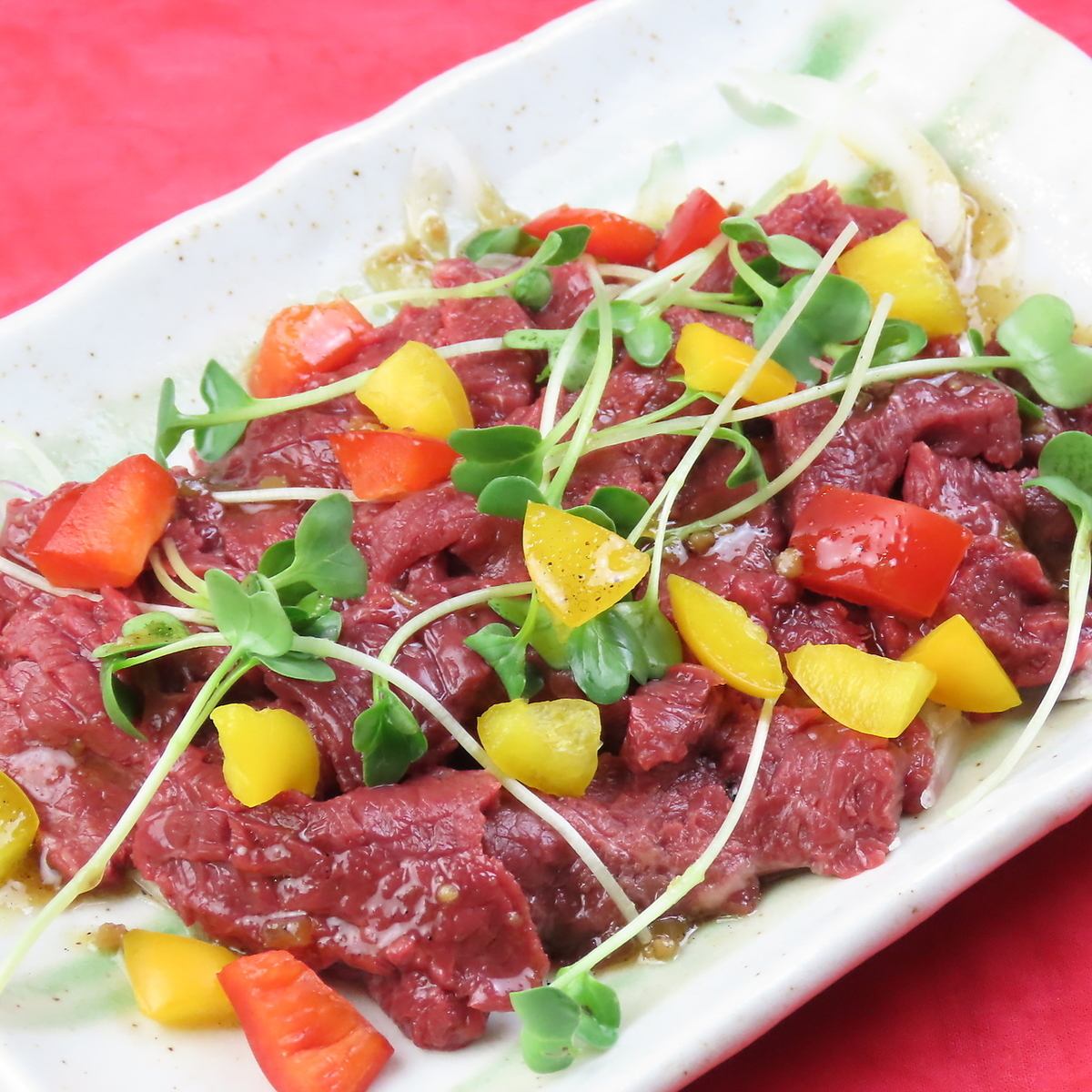 焼き鳥や馬肉のカルパッチョなど充実の単品メニューをご用意◎