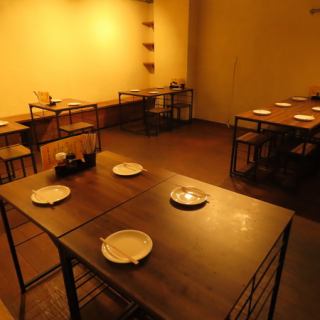 2名様からゆっくり座れるテーブルです。