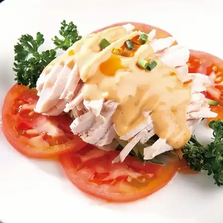 蒸し鶏のソースかけ