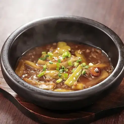 茄子と豚挽肉の土鍋仕立て