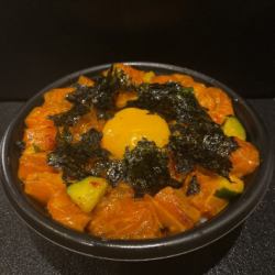 Korean style salmon yukke bowl