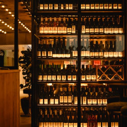 ソムリエセレクトのナチュラルワインなど豊富なドリンク