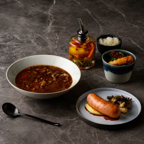 ガンボスープとWATONもち豚ソーセージプレート