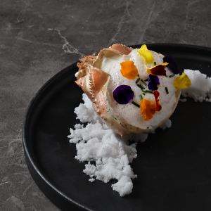 蟹のタルタル トマトのバブル