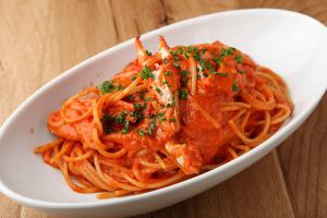 Blue crab pasta with tomato sauce