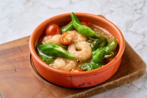 21. Shrimp and seasonal vegetable ajillo