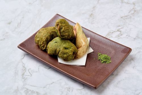 Fried conger eel and matcha-flavored beignets