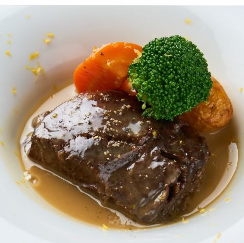 6,牛ほほの白ワイン煮込み