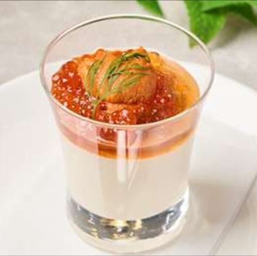 Luxurious mousse made with raw sea urchin and salmon roe