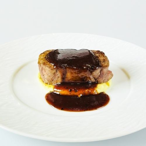 5,牛フィレ肉のポアレ