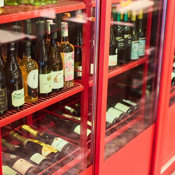 1000本収納可能なワインセラー。お好みのワインをご用意しております。