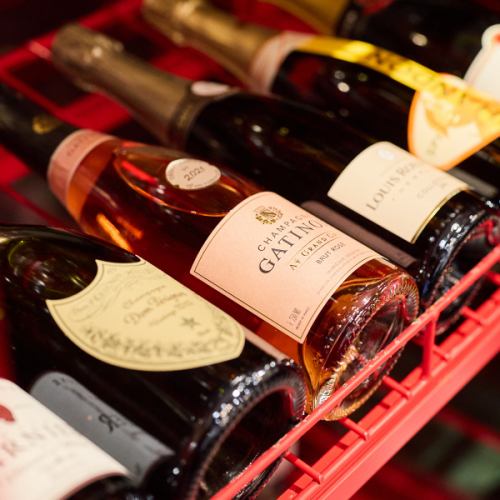 일류 소믈리에가 엄선한 와인을 필두로 명주가 집결