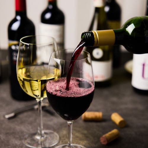 맛있는 요리와 술을 즐길 수 있는 음료 무제한 코스도