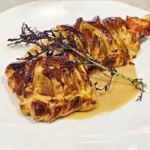 Snow crab wrapped in pie