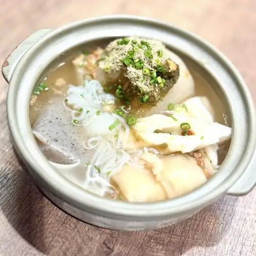 具材に味がしっかりと染み込んだアツアツの【おでん】