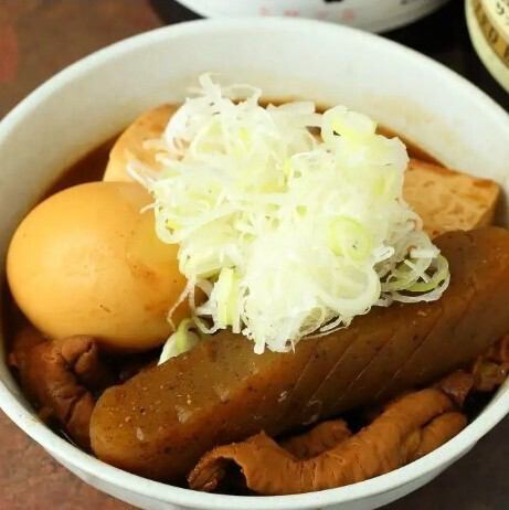 お酒との相性抜群！ホルモン屋のもつを使った「もつ煮」